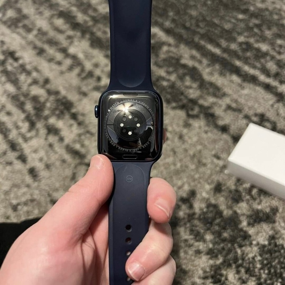 Apple Watch - Picture 3 of 4